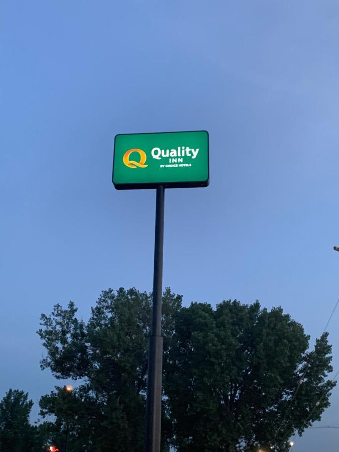 Quality Inn Owatonna Near Medical Center エクステリア 写真